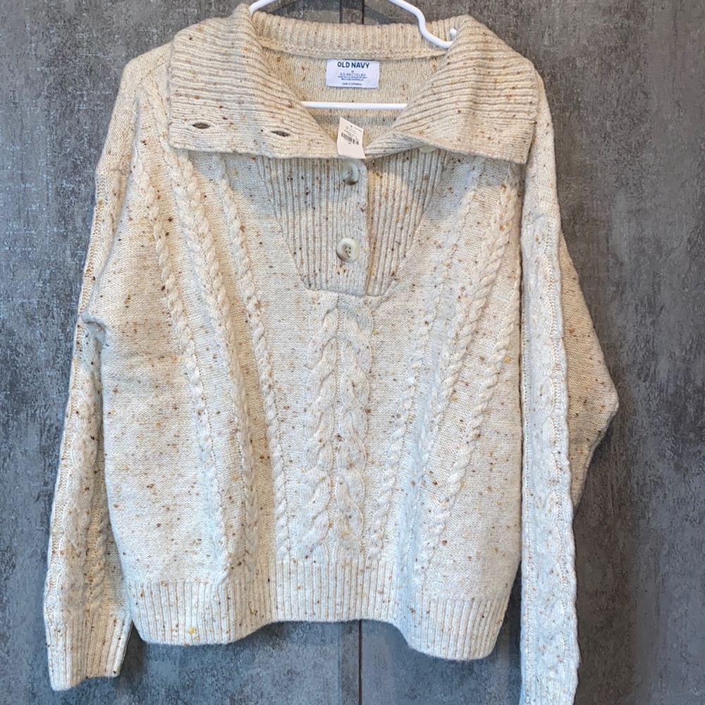 OLD NAVY Cream sweater size M (Oversized) NWT